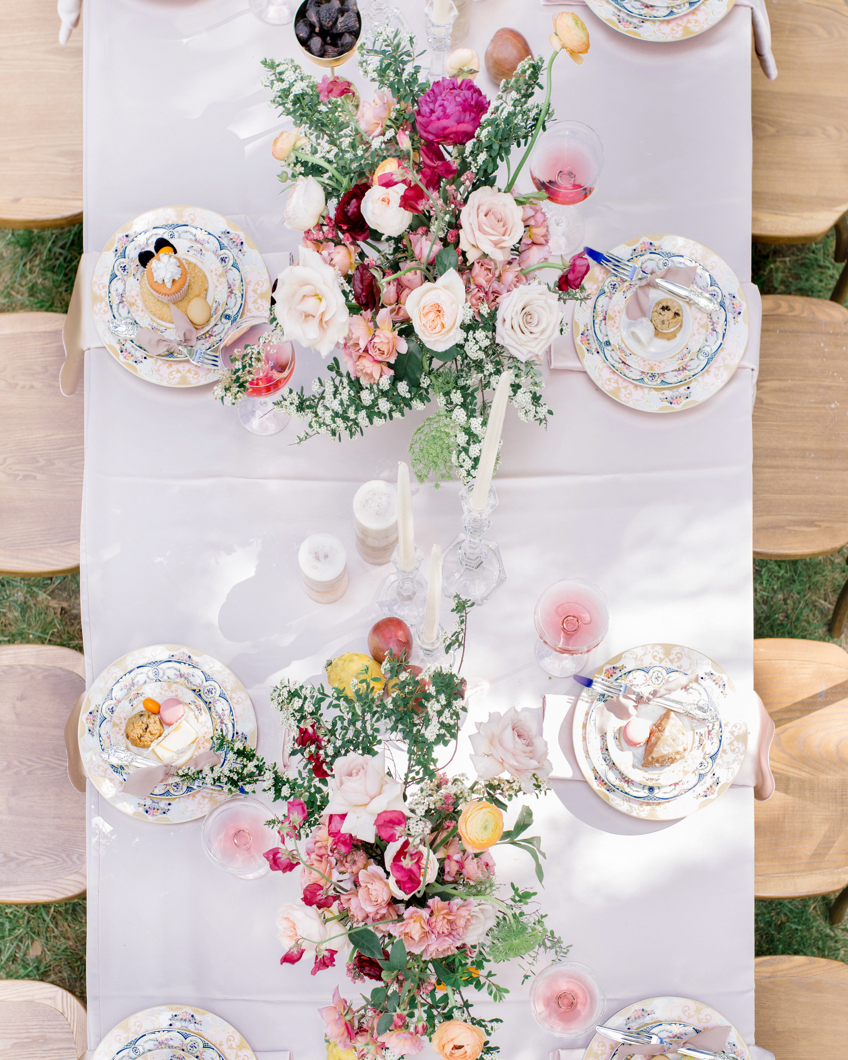 Wedding reception tablescape | Cincinnati Wedding Planner